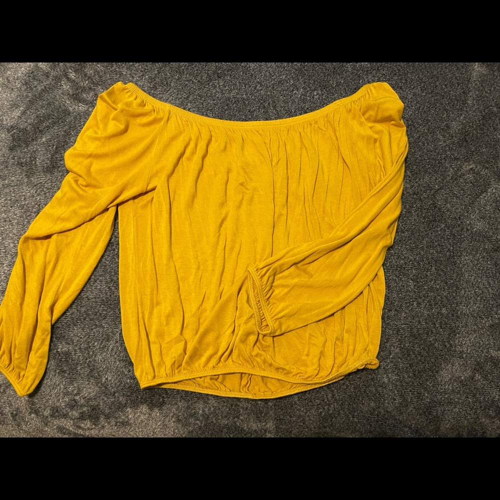 Crop top yellow shirt